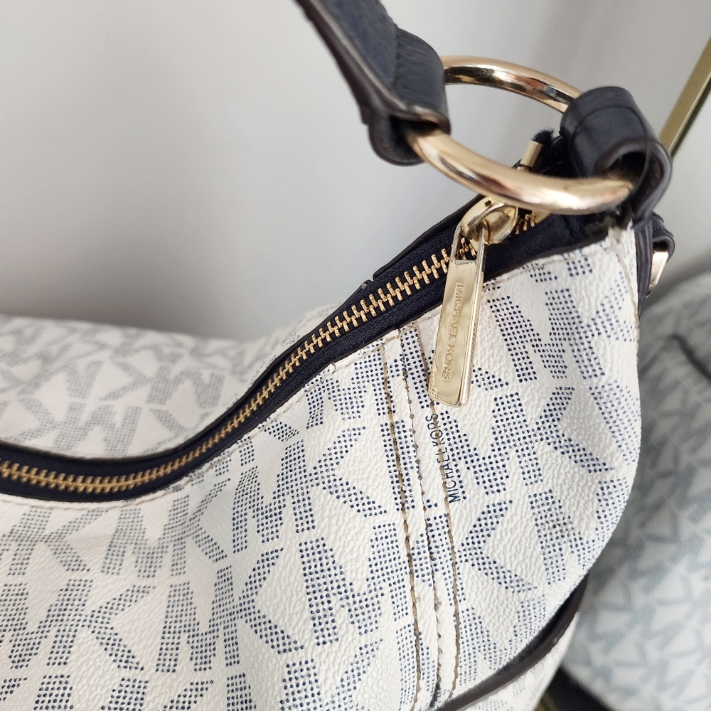 Michael Kors‎ Anita Navy and White Signature Shoulder Bag - Picture 11 of 14